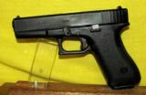 GLOCK 17 - 2 of 2