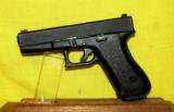 GLOCK 17 - 2 of 2