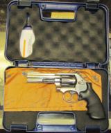 S&W 617-6 (10 SHOT) - 1 of 3