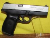 S&W 40V - 2 of 2