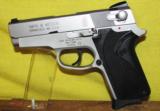 S&W 908S - 1 of 2