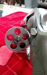 Smith and Wesson 460 Performance Center - 4 of 5