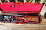 Beretta 682 Gold Greystone 12 ga. 32" Sporting bbls. Exhibition wood - 1 of 12