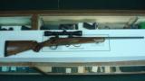 UNFIRED KIMBER 84M CLASSIC IN 308 W/ LEUPOLD 2-7X COMLETE WITH ORIG BOXES - 1 of 8