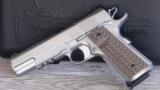 DAN WESSON 1911 SPECIALIST 45 ACP STAINLESS SKU 01993 - 1 of 1