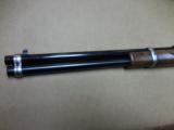 WINCHESTER 94 JOHN WAYNE 32-40 COMMERATIVE MINT - 2 of 5