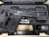 MINT S&W M&P 40 CARRY KIT IN BOX SKU 209330 - 1 of 2