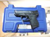 SMITH AND WESSON S&W M&P 40 COMPACT .40 W/ NIGHTS SIGHTS + 3 MAGS AS NEW - 4 of 5