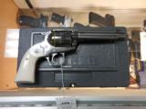 RUGER NEW MODEL VAQUERO BISLEY MODEL STAINLESS .357 SKU 05130 AS NEW W/ BOX - 1 of 3