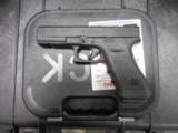 GLOCK 22 GEN 3 .40 W/ TRUGLO TFO NIGHT SIGHT / FIBER OPTIC SIGHTS - 2 of 3
