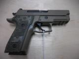 SIG SAUER ELITE SCORPION 40CAL AS NEW - 2 of 2
