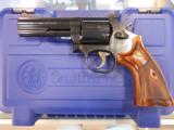 S&W MOD 586 LATE MODEL 357MAG 4" LIKE NEW IN BOX - 2 of 3
