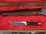 BROWNING B78 BICENTENNIAL 1876-1976 SET OF 78 HIGHLY ENGRAVED RIFLE + KNIFE .45-70 W/ PRESENTATION CASE - 4 of 13