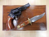 SMITH AND WESSON S&W MODEL 19 TEXAS RANGER COMMEMORATIVE .357 MAG W/ PRESENTATION CASE + KNIFE - 1 of 11