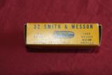 WINCHESTER 32 SMITH AND WESSON IN RED/YELLOW BOX. 47 ORIGINAL AND UNMIXED CARTRIDGES. - 1 of 6