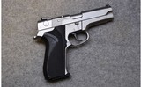 Smith & Wesson ~ 5946 ~ 9mm - 1 of 2
