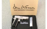 Dan Wesson ~ Valor ~ 10mm Auto - 5 of 5