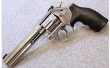 Smith & Wesson ~ 617-6 ~ .22 LR - 2 of 6