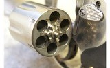 S&W ~ 686-6 ~ .357 Mag - 3 of 5