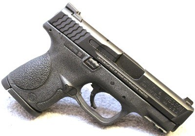 Smith & Wesson ~ M&P 40C ~ .40 S&W
