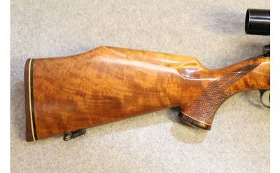 Weatherby ~ Mark V Varmintmaster ~ .224 Wby Mag - Image 3 of 11