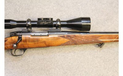 Weatherby ~ Mark V Varmintmaster ~ .224 Wby Mag - Image 4 of 11