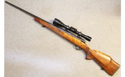 Weatherby ~ Mark V Varmintmaster ~ .224 Wby Mag - Image 2 of 11