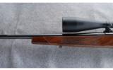 Weatherby Vanguard Deluxe .300 Wby Mag - 6 of 8