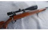 Weatherby Vanguard Deluxe .300 Wby Mag - 1 of 8