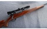 Weatherby Mark V Deluxe .300 Wby Mag - 1 of 8