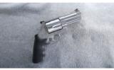 Smith & Wesson Model 500 .500 S&W Magnum - 1 of 2