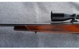 Weatherby Mark V Deluxe .300 Wby Mag - 6 of 8