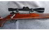 Weatherby Mark V Deluxe .300 Wby Mag - 2 of 7
