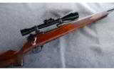 Weatherby Mark V Deluxe .300 Wby Mag - 1 of 7