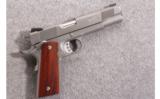 Les Baer ~ Custom ~ .45 ACP - 1 of 8
