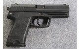 Heckler & Koch ~ USP ~ .40 S&W - 1 of 3