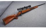 Weatherby Model Mark V in .300 Weatherby Magnum - 1 of 8