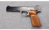 Smith & Wesson Model 41 in .22 LR - 3 of 5
