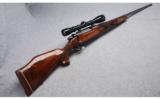 Weatherby Mark V rifle in 7MM Weatherby Magnum - 1 of 9