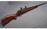 Weatherby Mark V in .300 Wby Mag - 1 of 8