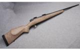 Weatherby Mark V Left Handed Rifle in .257 Wby Mag - 1 of 8