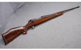 Weatherby Mark V Rifle in .300 Wby Magnum - 1 of 9