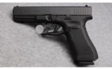 Glock 22 Gen4 Pistol in .40 S&W - 3 of 3