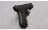 Glock 22 Gen4 Pistol in .40 S&W - 1 of 3