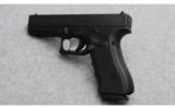 Glock 22 Gen4 Pistol in .40 S&W - 3 of 3