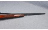 Weatherby Japan LH Mark V Rifle in .300 Wby Magnum - 4 of 9
