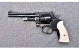 Smith & Wesson ~ Model 27-2 ~ .357 Magnum - 3 of 6