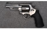 Smith & Wesson 629-5~.44 Magnum - 3 of 4