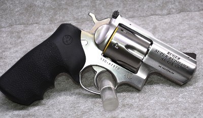 Ruger~ Super Redhawk Alaskan~ .44 Magnum - Image 1 of 2