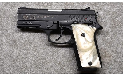 Taurus~ PT940~ .40 S&W - Image 2 of 2